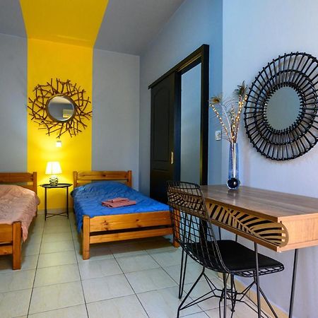 Rea Apartment II "1Minute From The Beach" Kalamata Exterior photo
