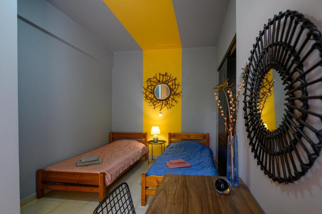 Rea Apartment II "1Minute From The Beach" Kalamata Exterior photo