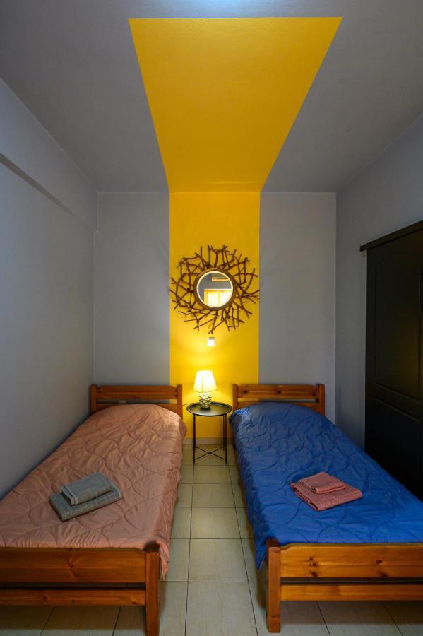 Rea Apartment II "1Minute From The Beach" Kalamata Exterior photo